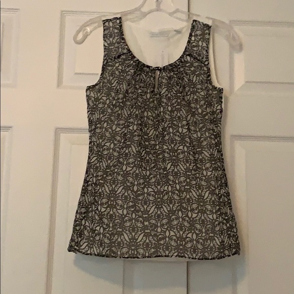 Sleeveless Blouse with Black Lace Pattern NWT - Picture 1 of 3